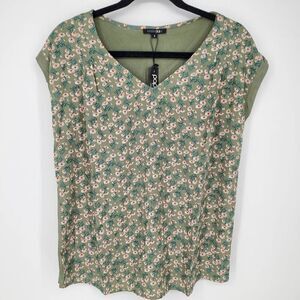 Papermoon NWT Women'sโ Green FloralโBlouse Size XSmall